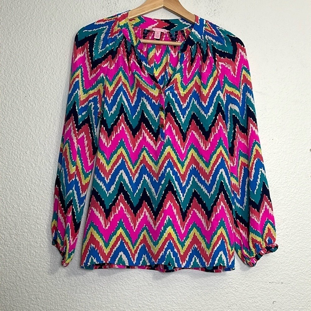 Lilly Pulitzer Women's Size XSmall 100% Silk Colorful Long Sleeve 1/4 Button Top